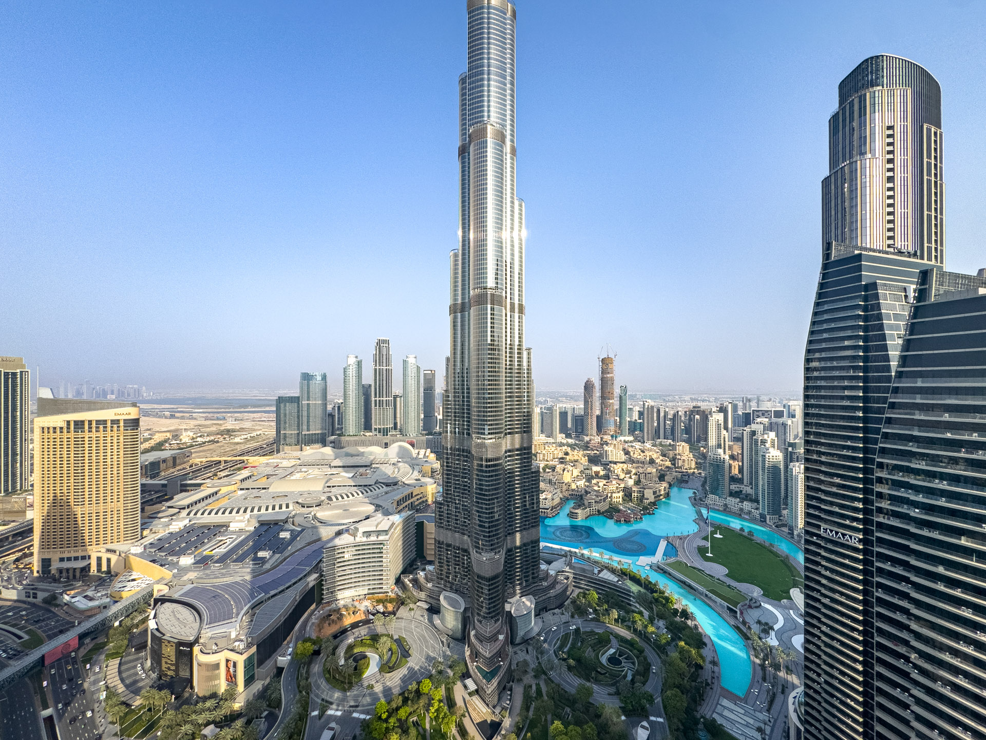 Views - Burj Vista — image 1