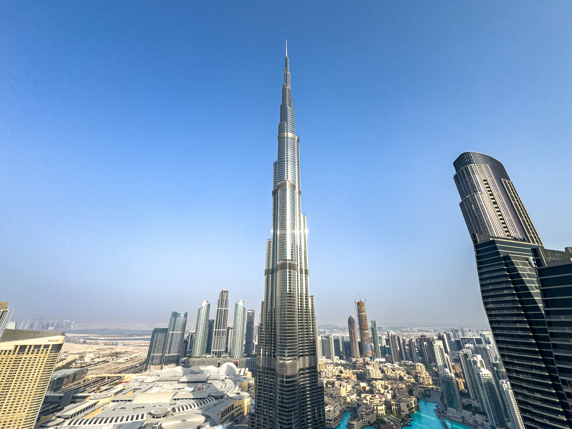 Views - Burj Vista — image 2