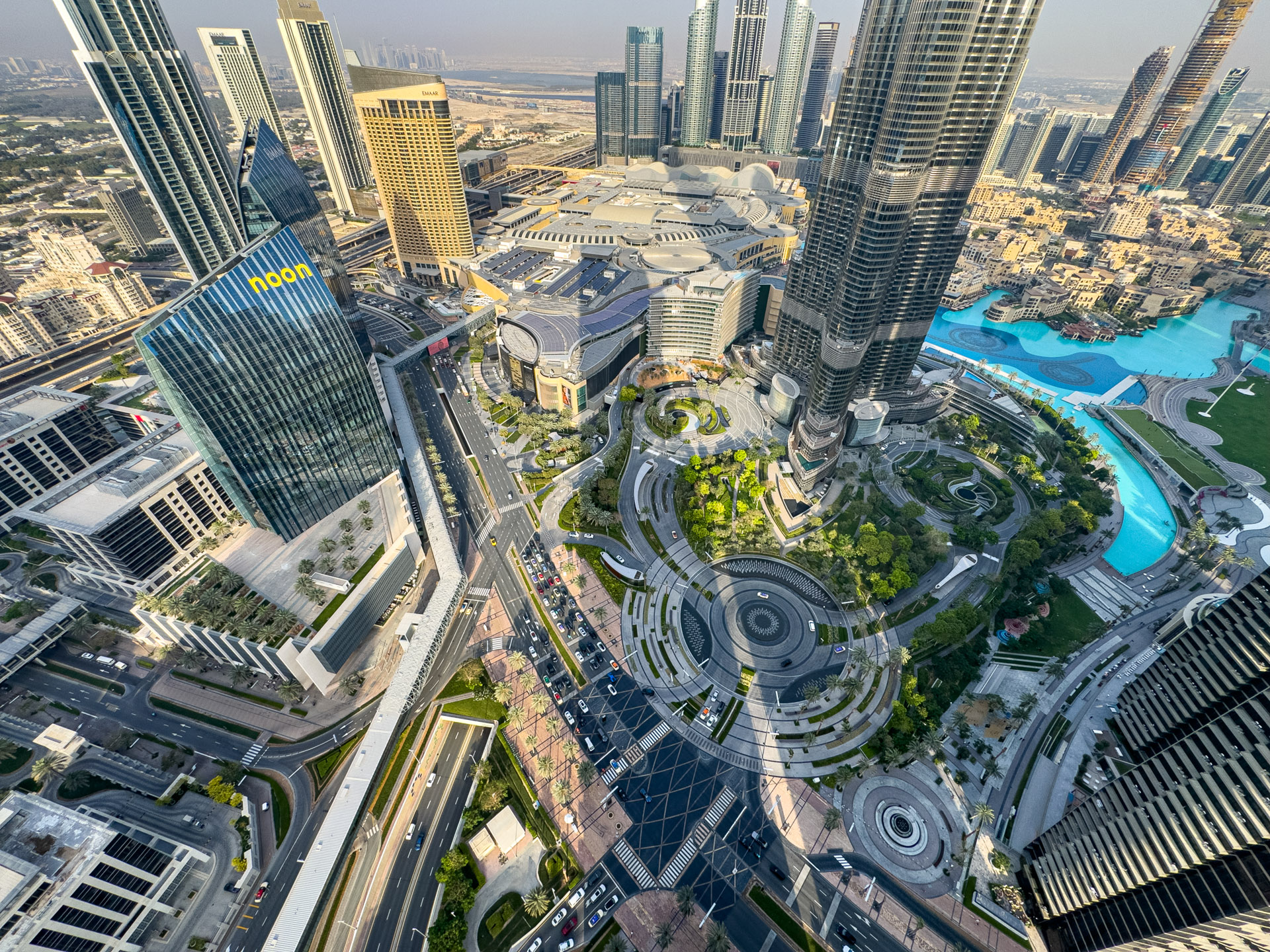 Views - Burj Vista — image 3